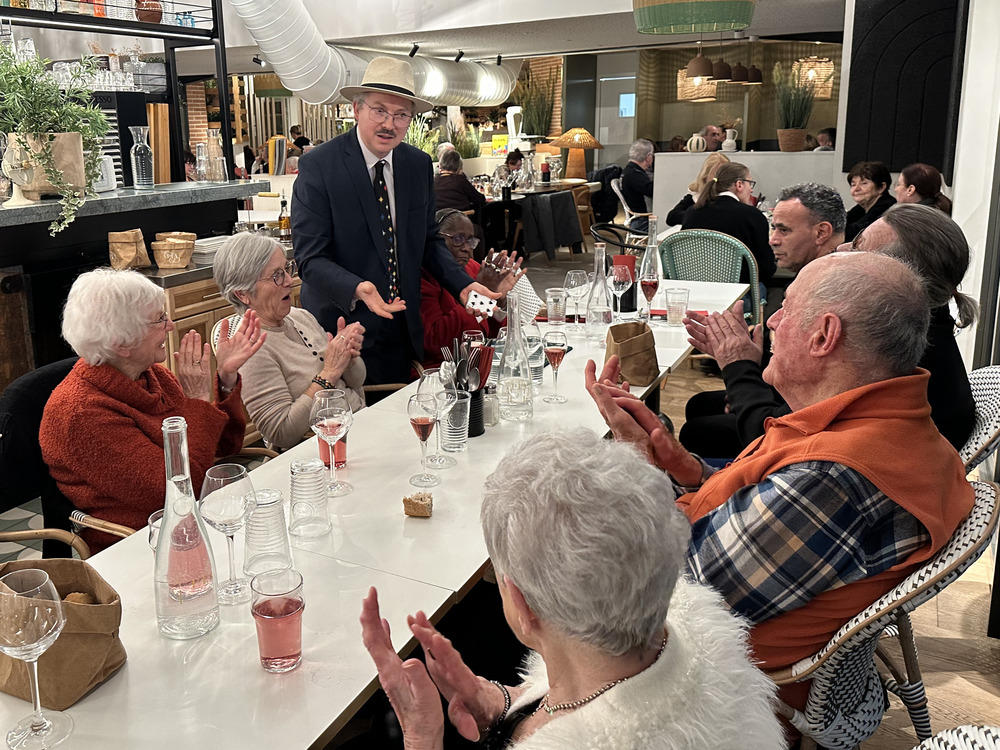 sylvio magicien repas hotel restaurant ibis montauban 1 1 2024 magie aux tables 5