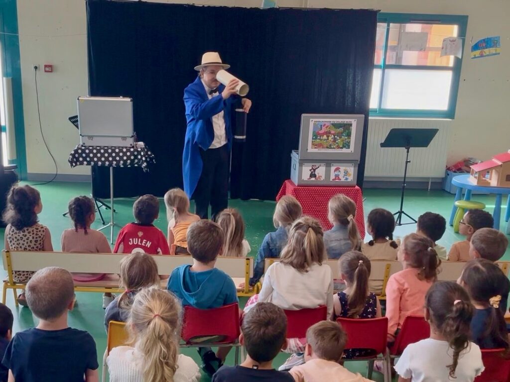 sylvio magicien spectacle schtroumpfs magie bleue