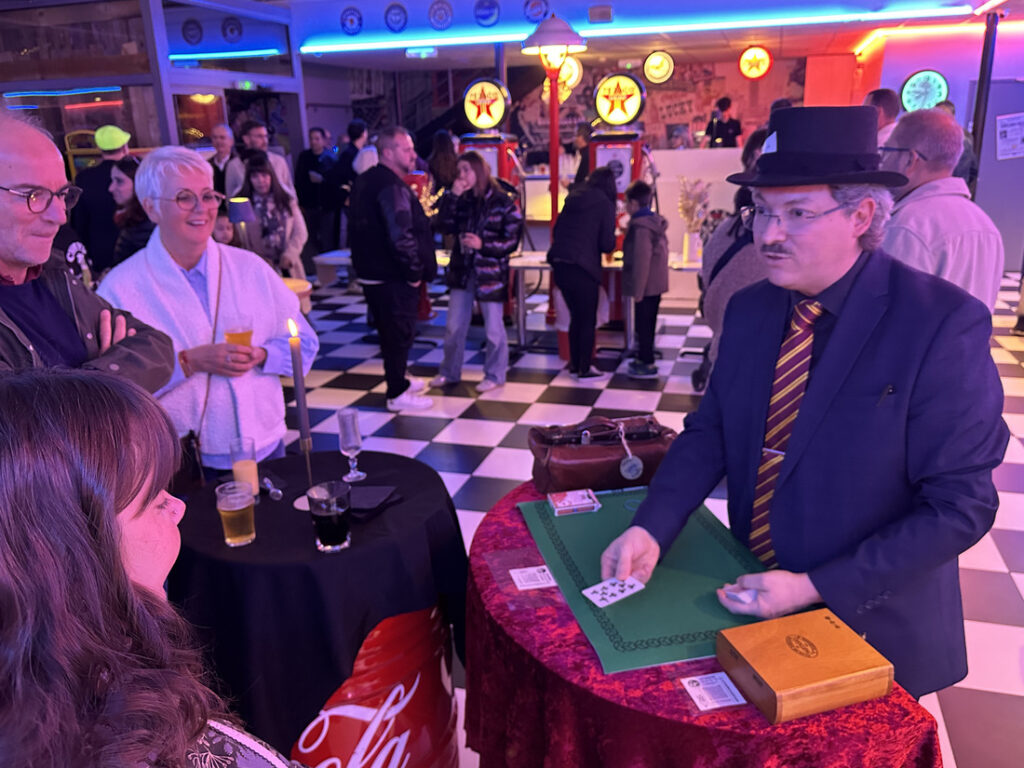 sylvio magicien close up show carte img 9971