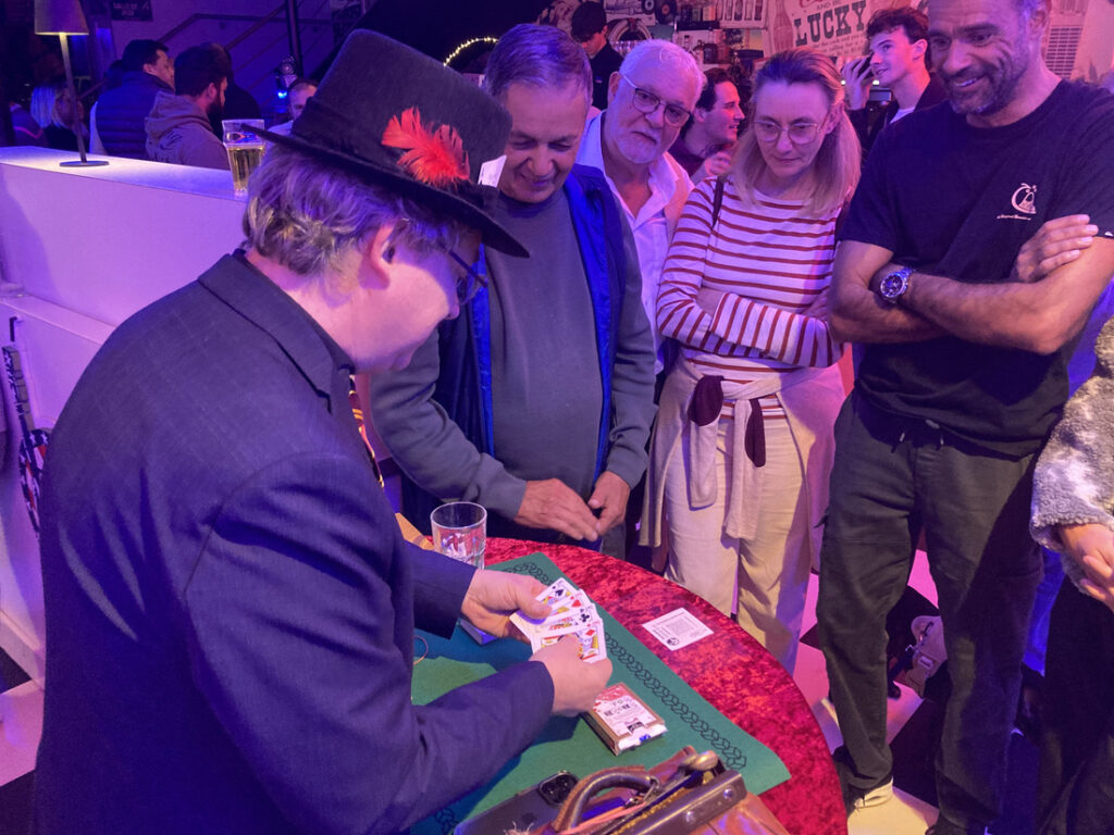 sylvio magicien close up show cartes img 5065