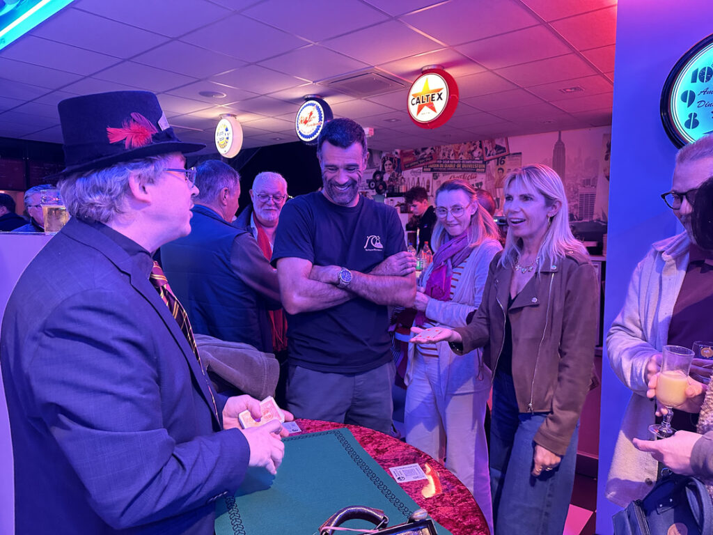 sylvio magicien close up show cartes img 9913