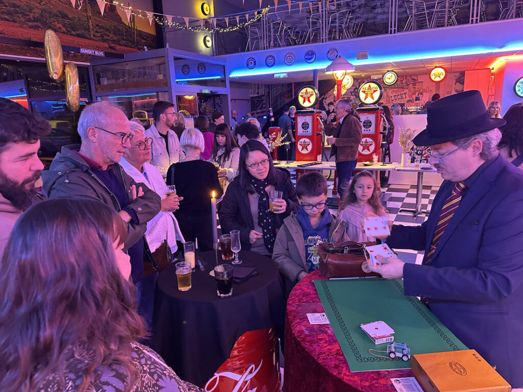 sylvio magicien close up show cartes img 9987