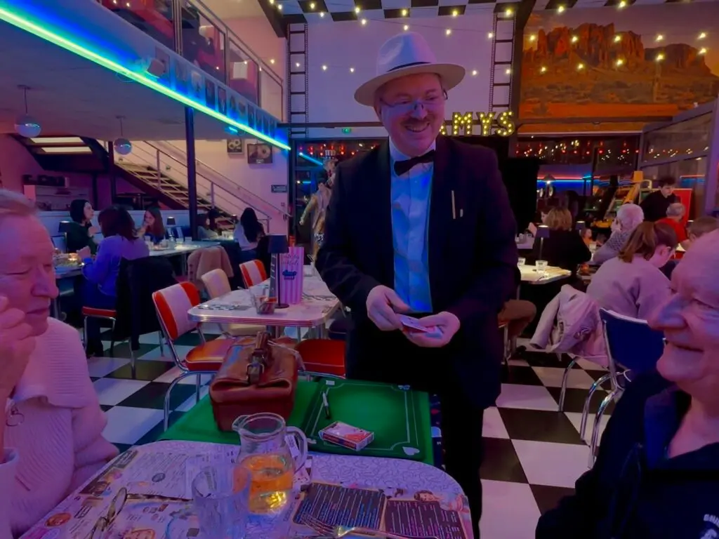 magicien restaurant